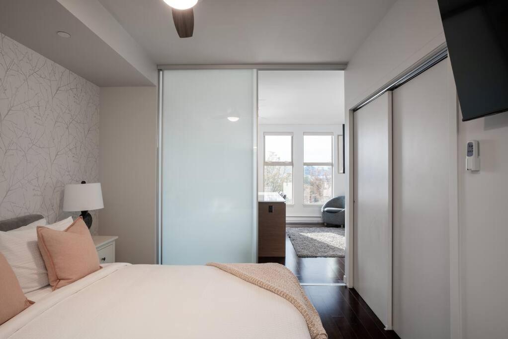 דירות ויקטוריה Chic, Modern And Newly Refurbished One Bdr Near China Town With Parking מראה חיצוני תמונה